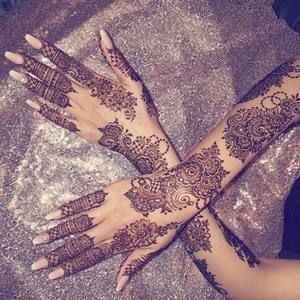 Meet your Posher, Zahra